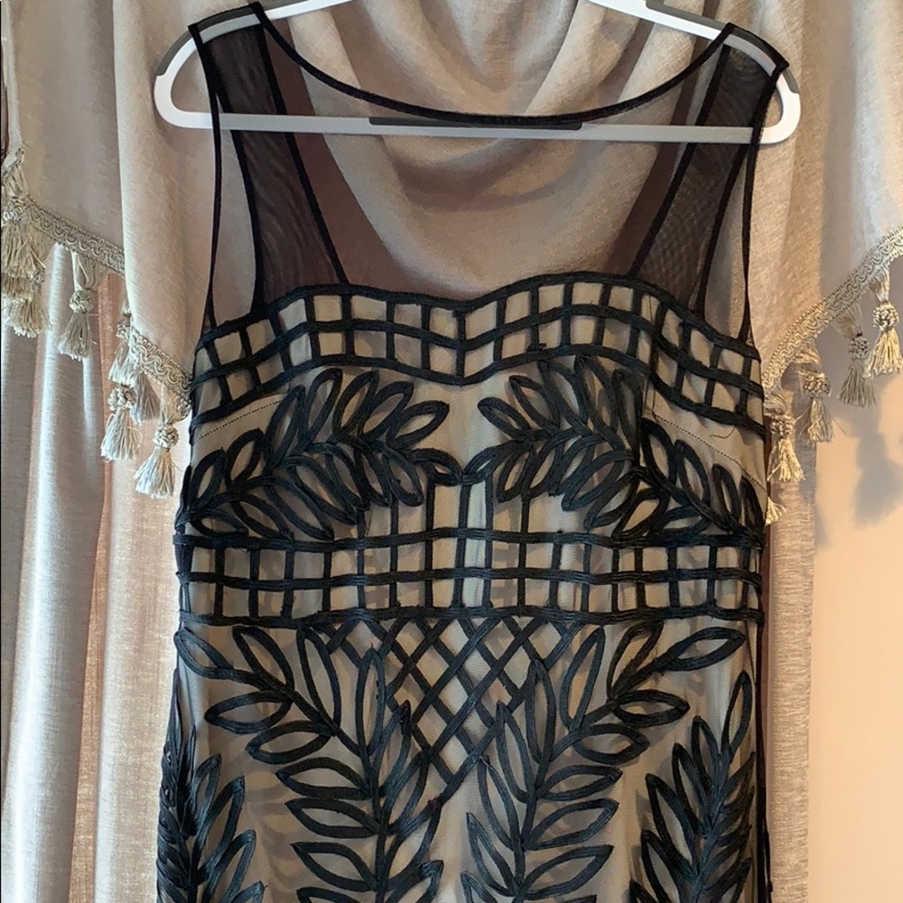 JS Collections Dress - Picture 2 of 5
